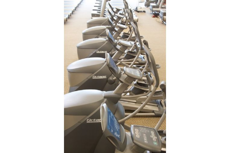 Эллиптический тренажер Cybex PRO3700 фото 2