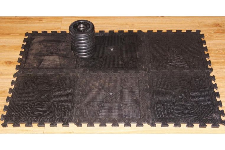 Коврик резиновый 40х40х1,2см MB Barbell MB-MatBL-12 черный фото 2