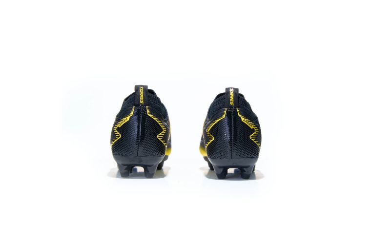 Бутсы футбольные Torres GARRA TS35824180 с носком, черный фото 3