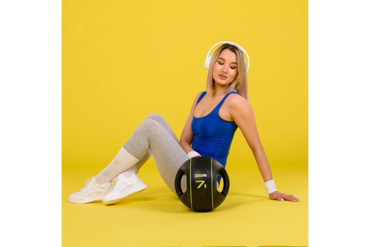 Медицинбол с хватами PROFI-FIT 7 кг фото 1