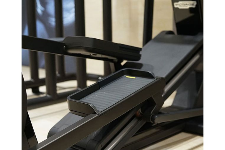 Эллиптический тренажер Technogym Synchro Artis фото 9