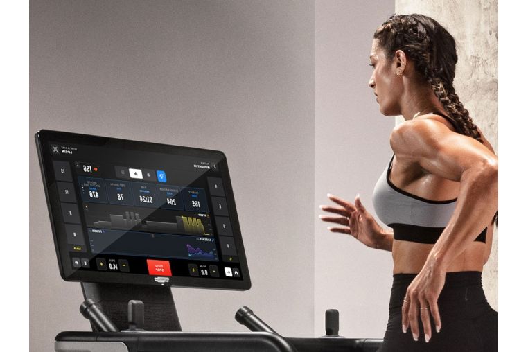 Беговая дорожка Technogym Run фото 4